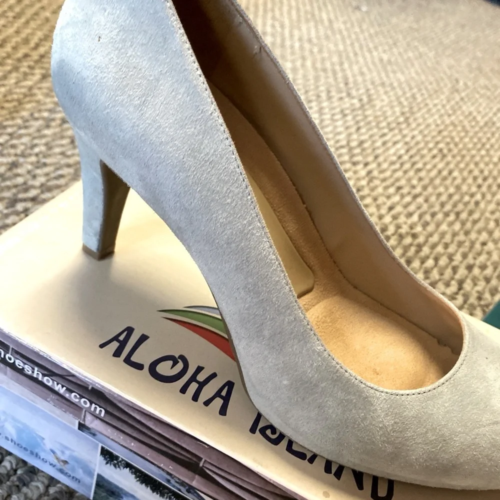 Shoes - Picture 1 of 6